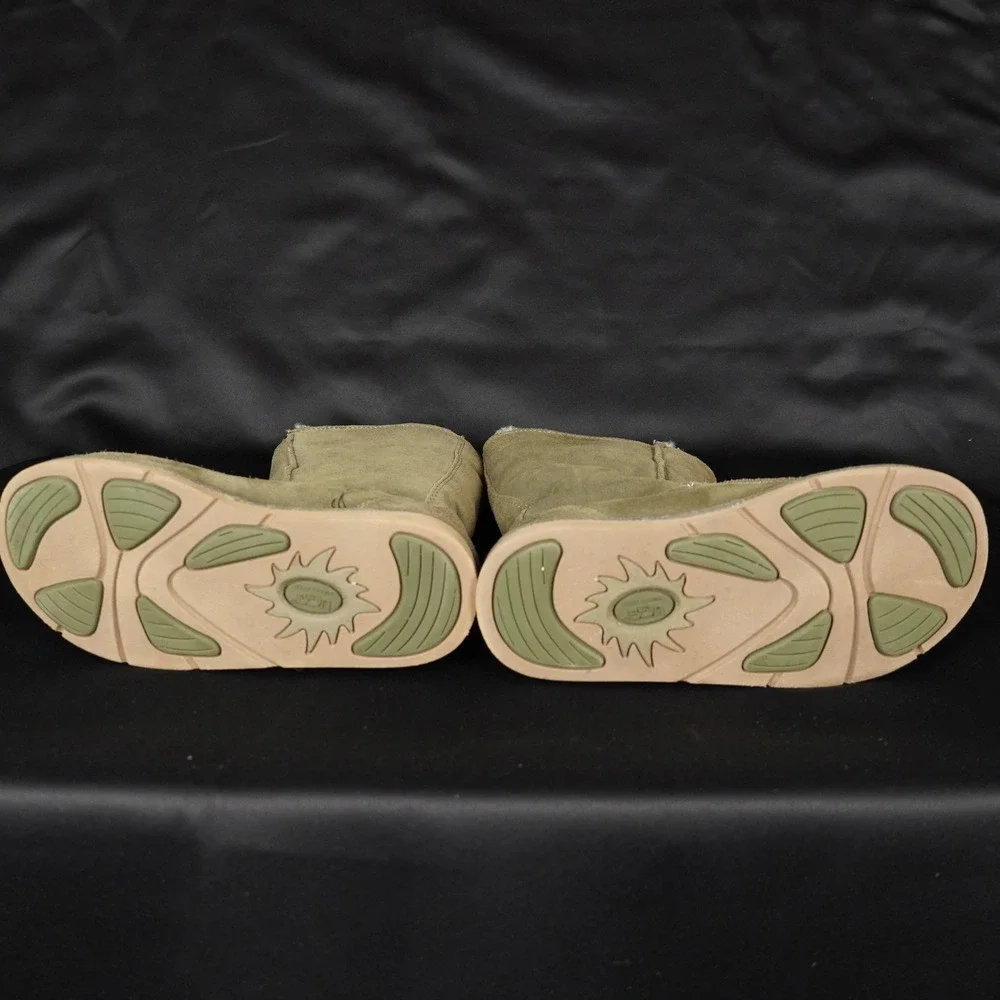UGG Australia Boots Womens 7 Olive Green Suede Shearling Mid Calf  Suede